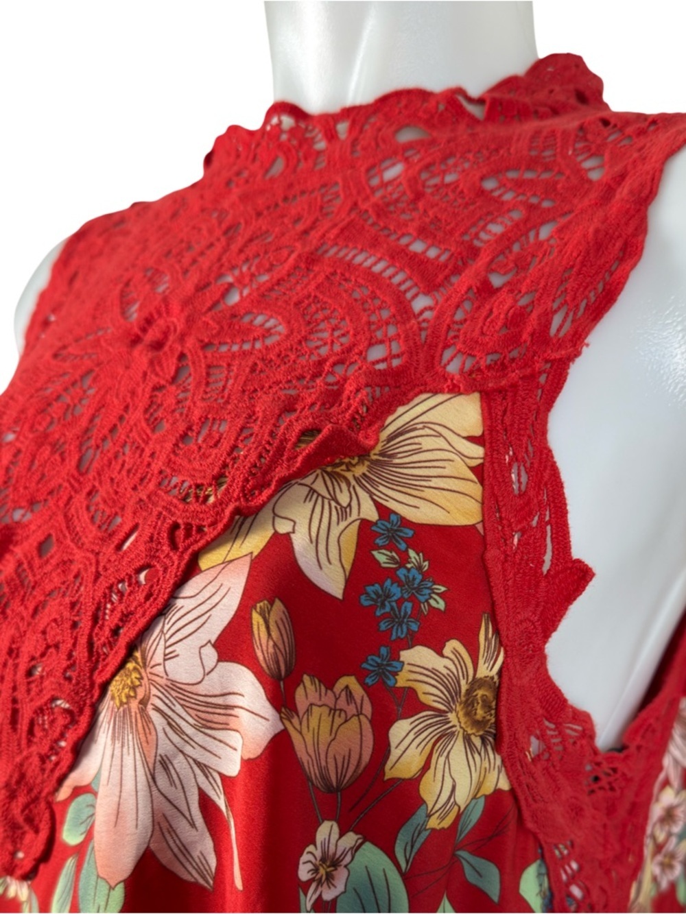 Miss Me Floral Red Sleeveless Crochet Mini Dress Size L - Picture 5 of 9